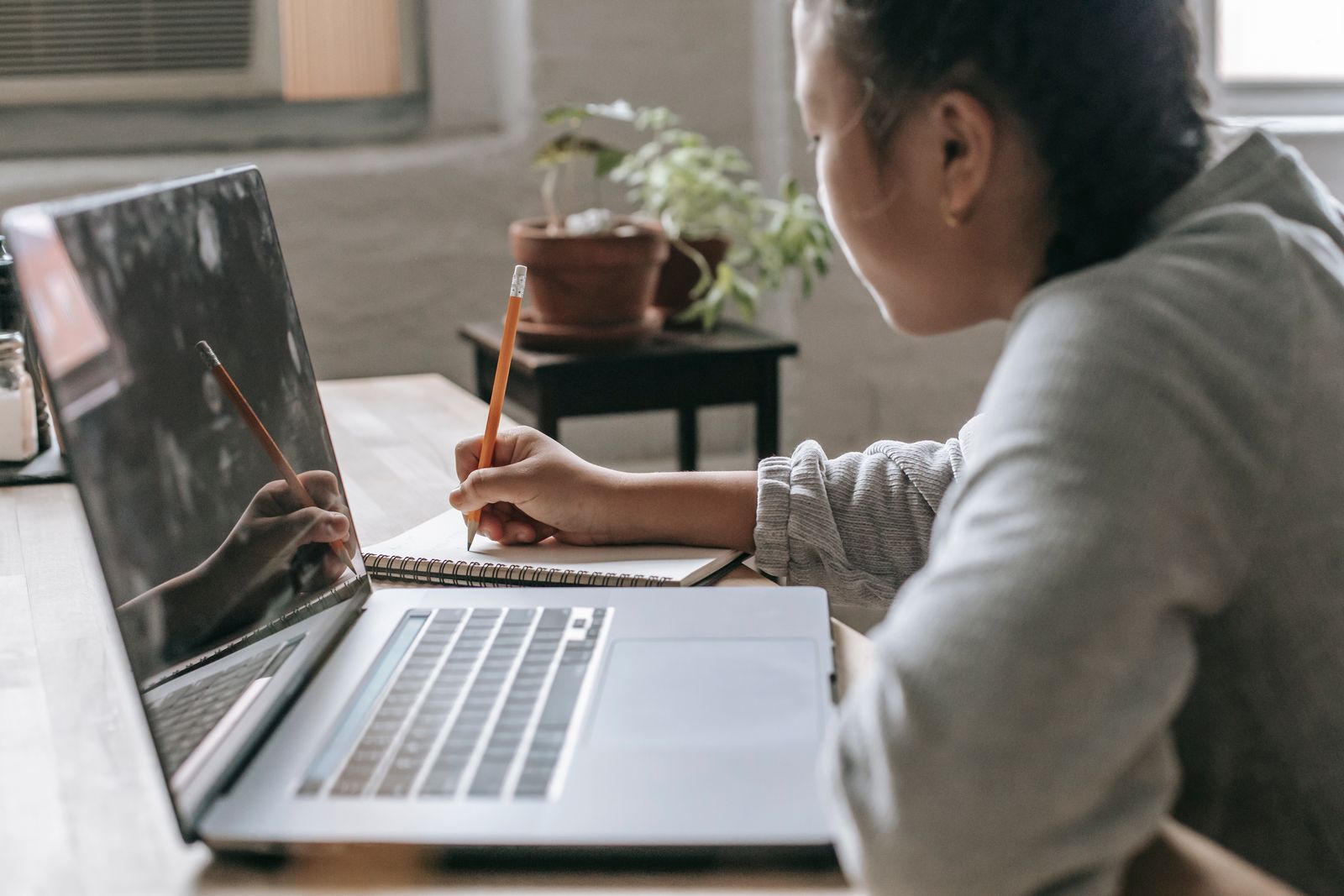 K12 online school student learning from home
